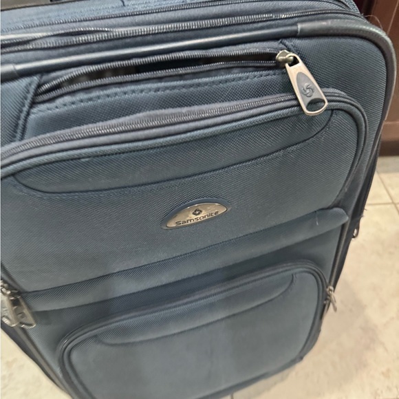 Samsonite Trolley Luggage - Picture 2 of 12
